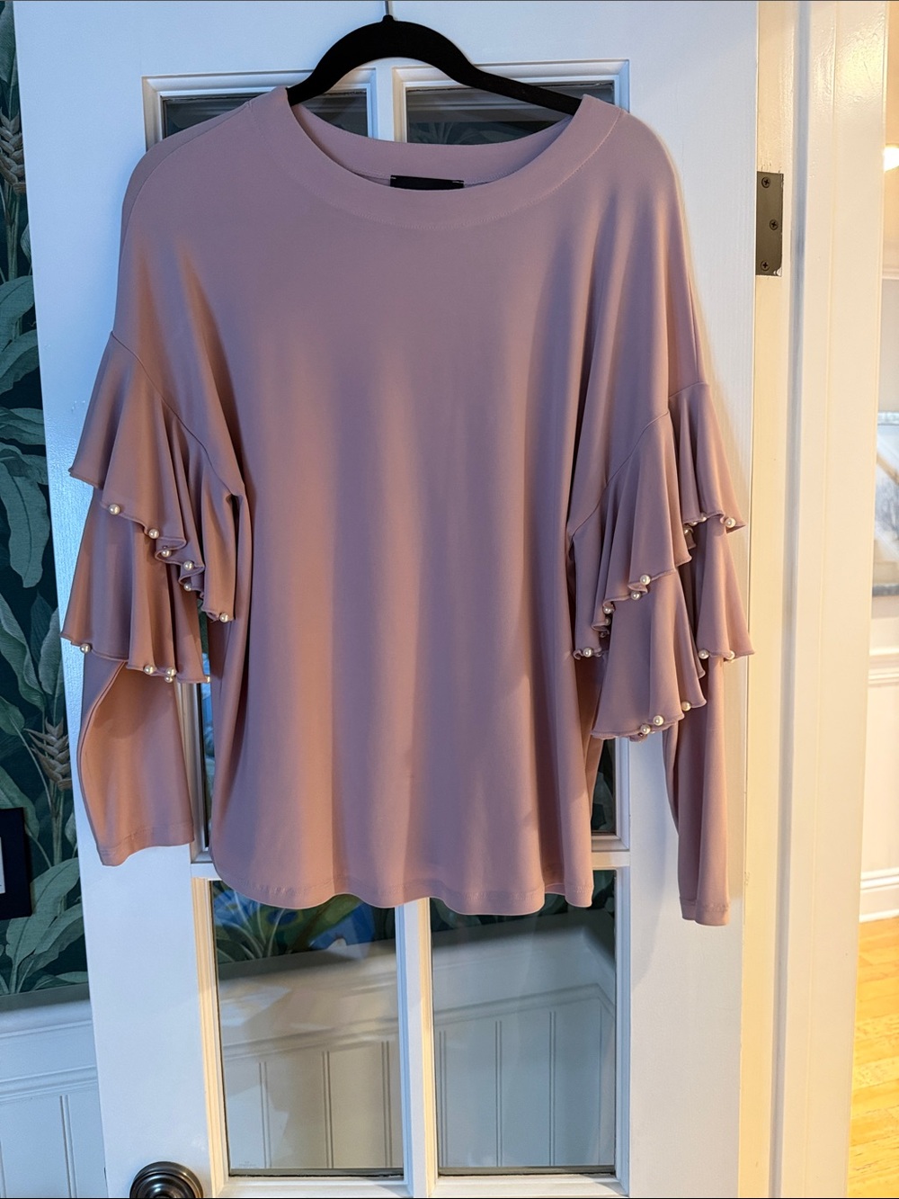 Frank Lyman Design Dusty Mauve Ruffle Sleeve Pearl-Trim Top NWOT
